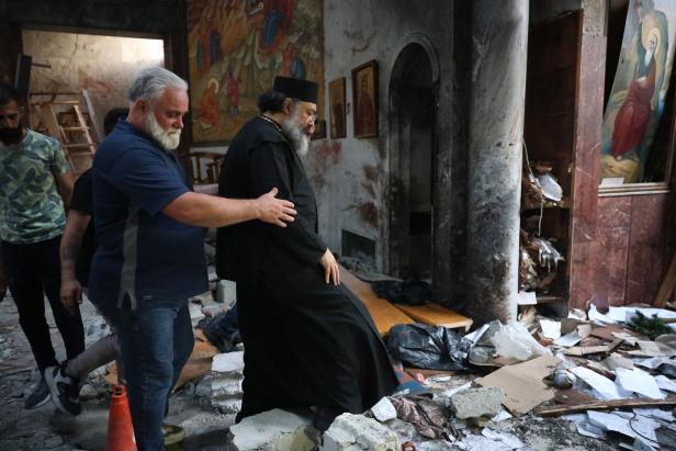 Several killed in suicide bombing at Damascus church