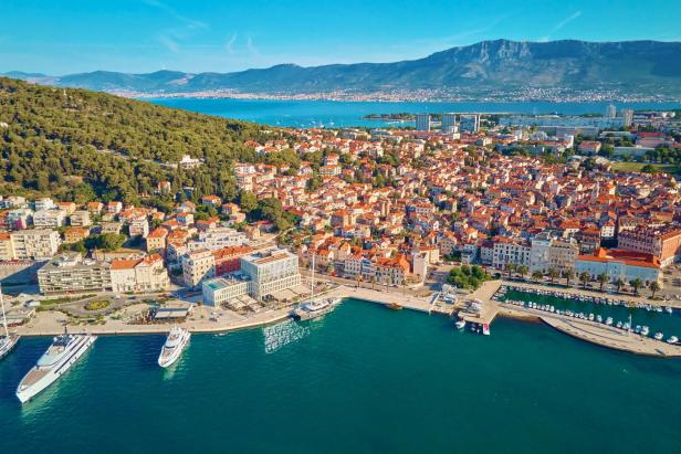 Luftaufnahme von Split, Kroatien. Küstenstadt in Dalmatien.