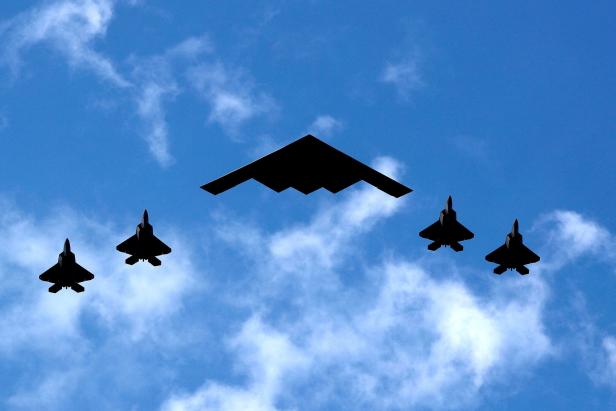 U.S. Military aircraft perform 4th of July flyover past New York City and New Jersey