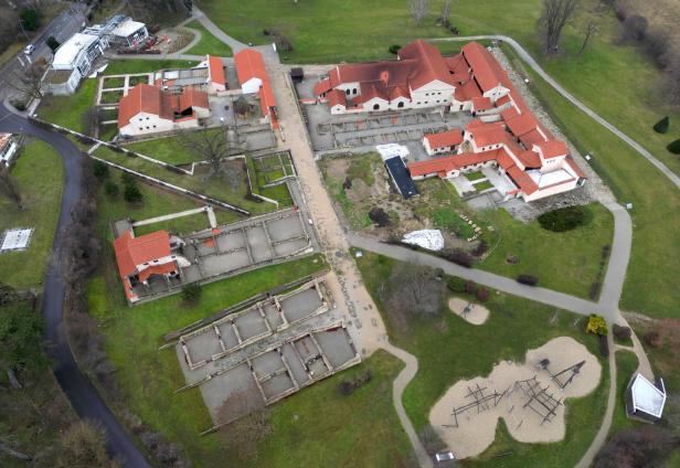 Dieses Bild zeigt Carnuntum aus der Vogelperspektive.