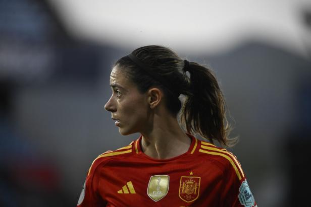 Aitana Bonmati: Weltmeisterin und Weltfußballerin. FBL-EUR-WOMEN-NATIONS-ESP-POR