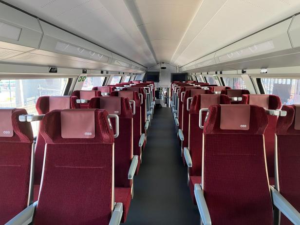 Innenansicht von neuem ÖBB-Zug