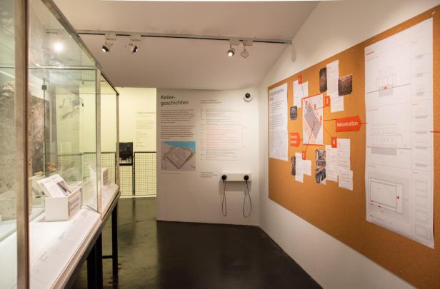 Ausstellungsansicht "Kellergeschichten" Ausstellungsansicht "Kellergeschichten"