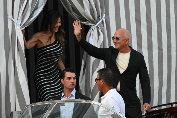 Jeff Bezos und Lauren Sánchez in Venedig anlässlich einer Hochzeit.