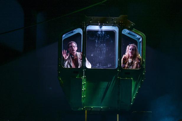 2025 - Neuinszenierung des Theaterstückes "Eurotrash" von Christian Kracht, im Stadttheater Gmunden, im Rahmen der Salzkammergut Festwochen Gmunden , am 24.06.2025. 2025 - Neuinszenierung des Theaterstückes "Eurotrash" von Christian Kracht, im Stadttheater Gmunden, im Rahmen der Salzkammergut Festwochen Gmunden , am 24.06.2025.