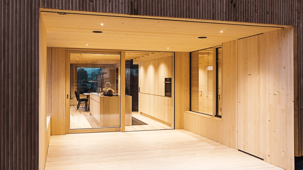 AT_Haus_Z_Egg_9386_zugschn