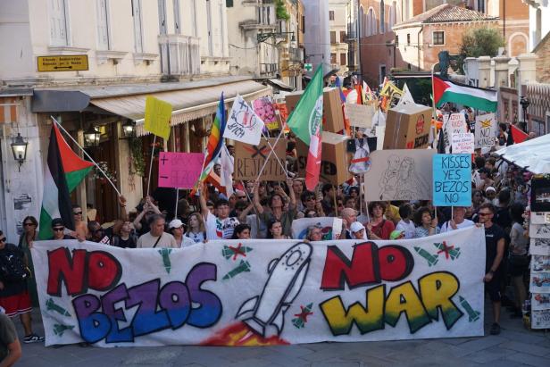 Protests against Bezos wedding in Venice