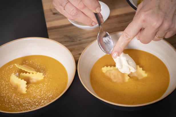 Gemüsesuppe mit Creme Fraiche