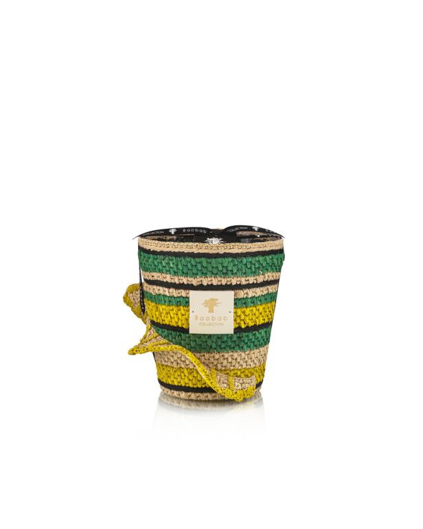 Ein gestreifter Übertopf der Marke „Baobab Collection“ steht auf einem weißen Untergrund.