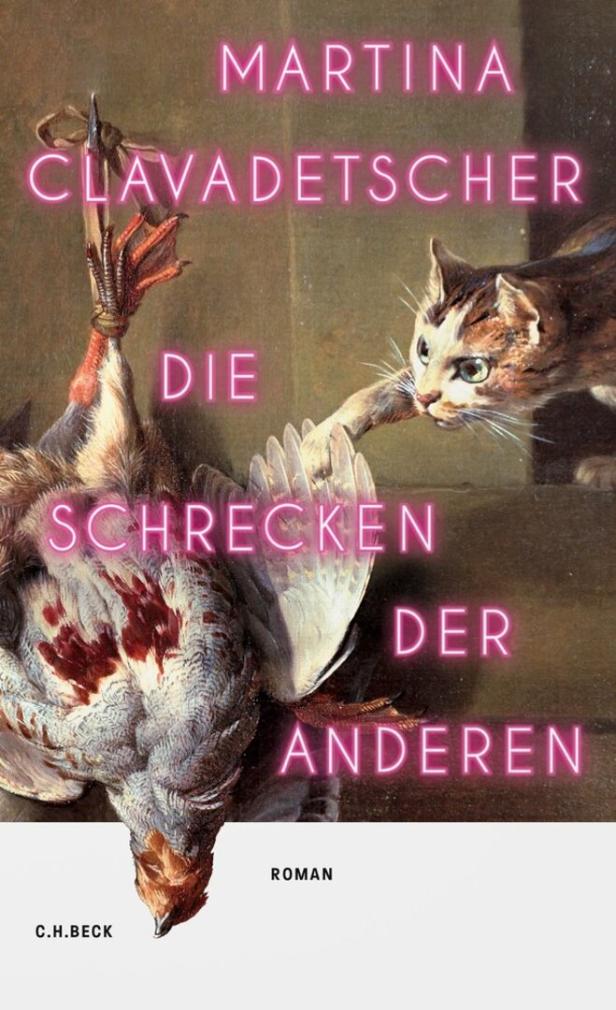 Das Cover des Romans „Die Schrecken der Anderen“ von Martina Clavadetscher mit einer Katze und einem toten Vogel.