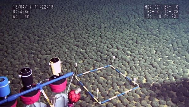 FILES-ENVIRONMENT-CLIMATE-NATURE-MINING-OCEANS-MINERALS