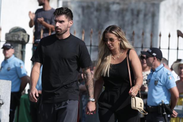 Funeral for late Portugal's player Diogo Jota and his brother Andre Silva Ruben Neves kam direkt von der Klub-WM
