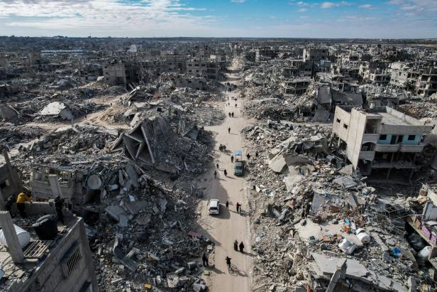 Displaced Palestinians return to Rafah amid Israel-Hamas ceasefire Displaced Palestinians return to Rafah amid Israel-Hamas ceasefire