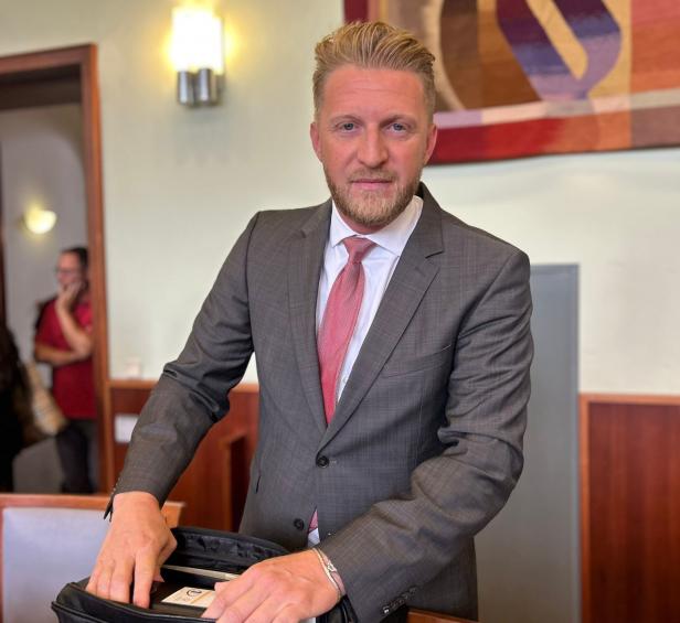 Anwalt Roman Tenschert
