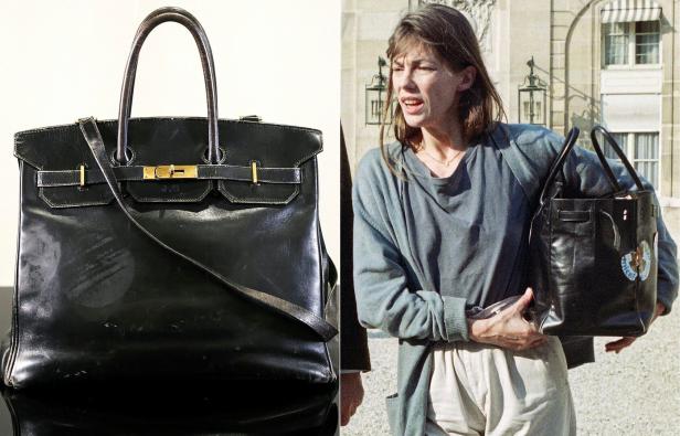 Eine schwarze Birkin Bag von Hermès neben Jane Birkin, die eine ähnliche Tasche trägt.