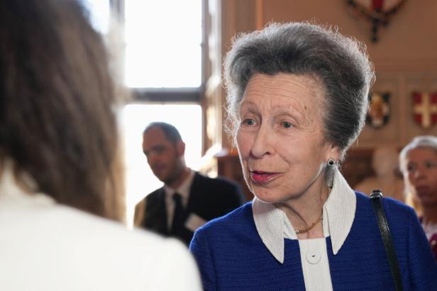 Anne mit ihrer "Alltagsfrisur", der sie schon viele Jahre treu bleibt