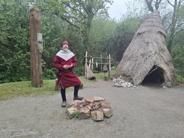 Paul Rick, Tourguide im Irish National Heritage Park 46-216420648