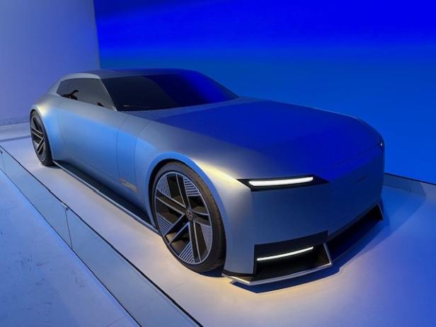 Der Jaguar Type 00 steht sinnbildlich für die neue Richtung, die der britische Hersteller ab sofort gehen will.