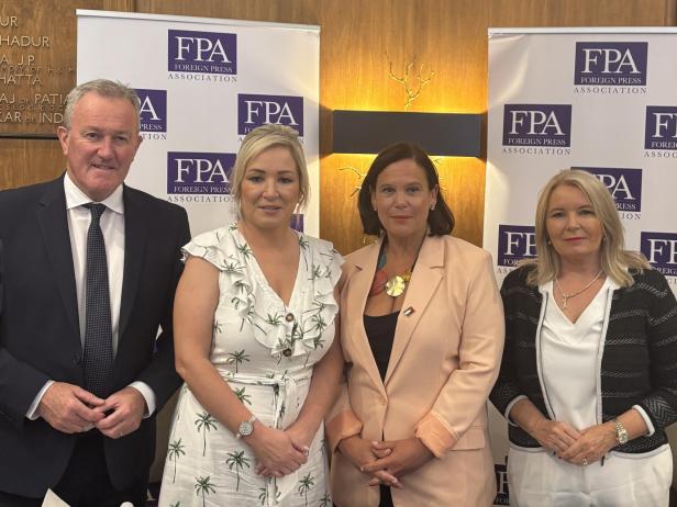 Sinn Fein Führung in London. Sinn Fein Führung in London.
