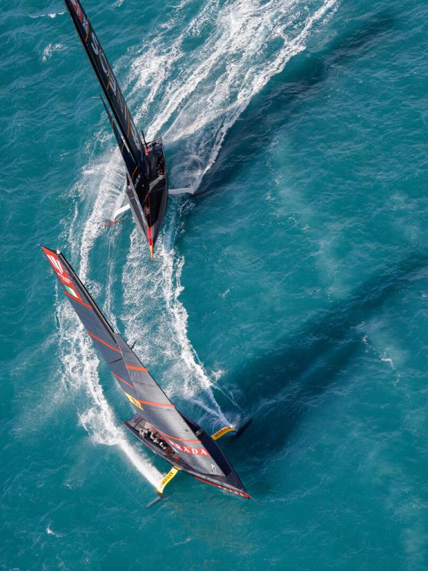 Zwei AC75-Yachten während des PRADA Cup 2021 Trainings.