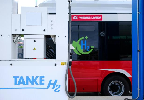 Medientermin Wiener Linien „Neue Batterie-Wasserstoff-Busflotte in Wien angekommen“.