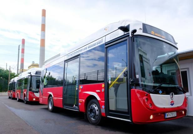 Medientermin Wiener Linien „Neue Batterie-Wasserstoff-Busflotte in Wien angekommen“.