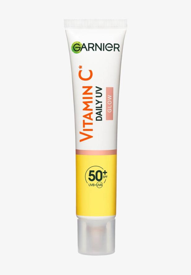 Eine Tube Garnier Vitamin C Daily UV Glow mit Lichtschutzfaktor 50+.