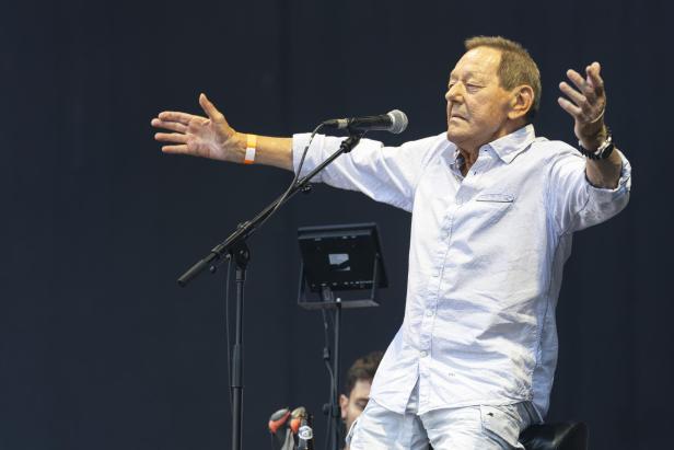 KONZERT: WOLFGANG AMBROS & DIE NO. 1 VOM WIENERWALD KONZERT: WOLFGANG AMBROS & DIE NO. 1 VOM WIENERWALD