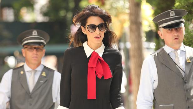 Amal Clooneys große (Mode-)Show in New York