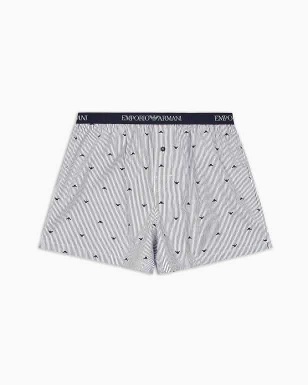 Eine gestreifte Boxershorts von Emporio Armani mit Adler-Motiven.