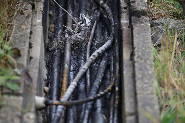 Weiterer Brandanschlag auf wichtige Bahnstrecke - Düsseldorf Weiterer Brandanschlag auf wichtige Bahnstrecke - Düsseldorf