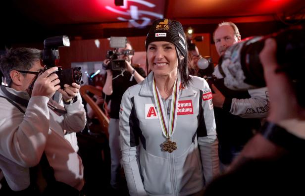 ALPINE SKI-WM 2025 SAALBACH-HINTERGLEMM: SUPER-G DER FRAUEN / MEDAILLENFEIER VENIER