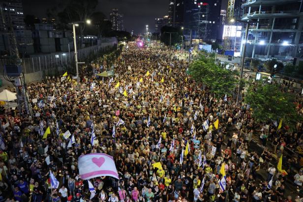 Protest in Tel Aviv calls to release the Israeli hostages held by Hamas in Gaza