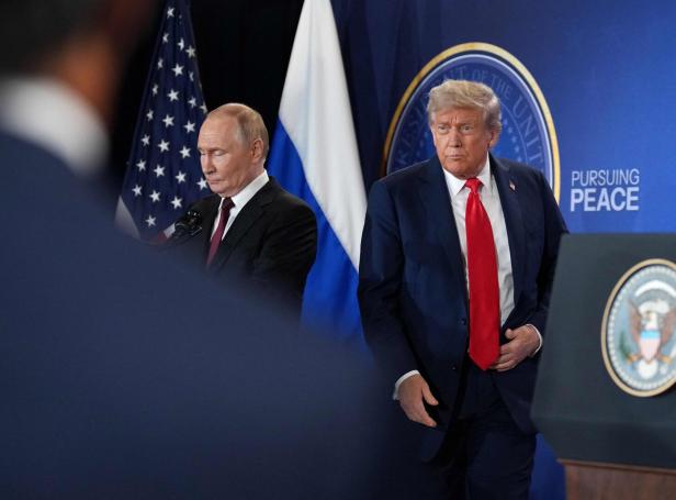 US-U.S.-PRESIDENT-TRUMP-AND-RUSSIAN-PRESIDENT-PUTIN-MEET-ON-WAR