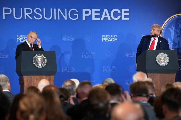 US-U.S.-PRESIDENT-TRUMP-AND-RUSSIAN-PRESIDENT-PUTIN-MEET-ON-WAR
