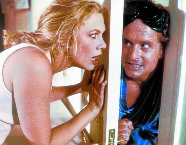 Kathleen Turner und Michael Douglas im Film „Der Rosenkrieg“.