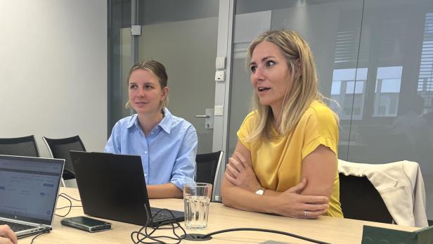 Vera Immitzer (re.) und Magdalena Frank von PV Austria beim KURIER Energie-Chat.