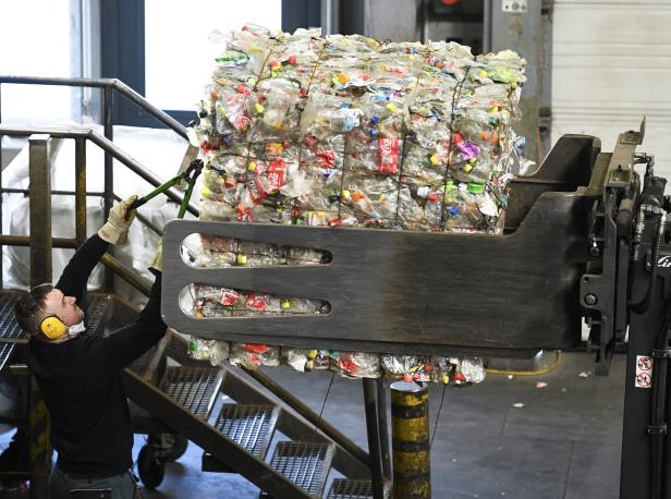 Recycling bei Pet to Pet in Müllendorf
