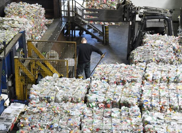 Recycling bei Pet to Pet in Müllendorf