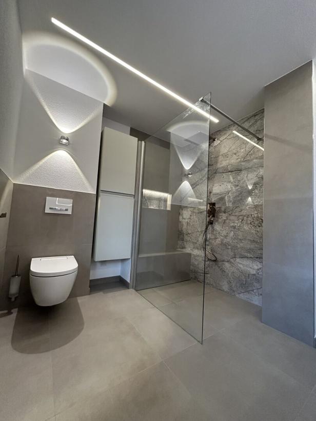 modernes Badezimmer