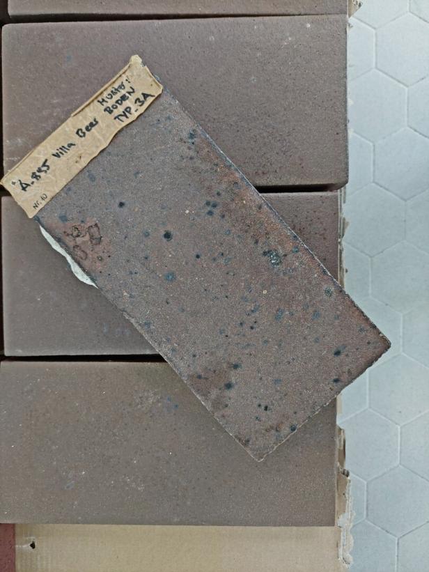 Ein Ziegelstein von Ceramico für die Villa Beer
