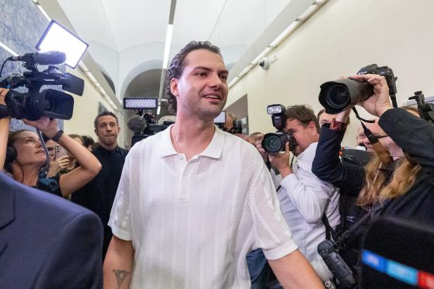 PROZESS GEGEN SCHAUSPIELER JIMI BLUE OCHSENKNECHT: OCHSENKNECHT