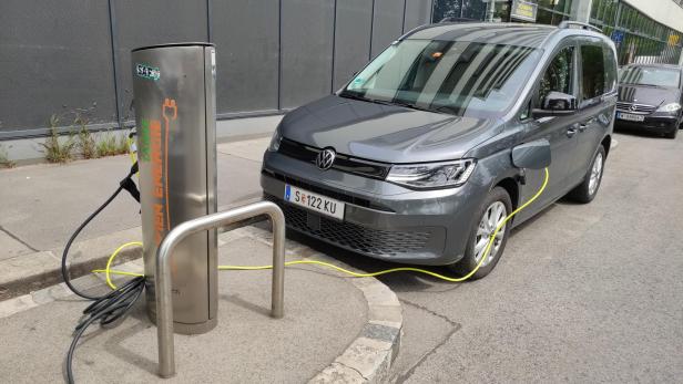 Der VW Caddy Flexible eHybrid im KURIER-Test. Der neueste Hochdachkombi von Volkswagen ist ein Plug-in-Hybrid, der vor allem Geschäftskunden ansprechen soll.