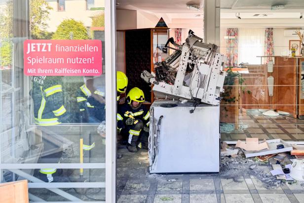 Oberösterreich: Mehrere Festnahmen nach Bankomatsprengung.
