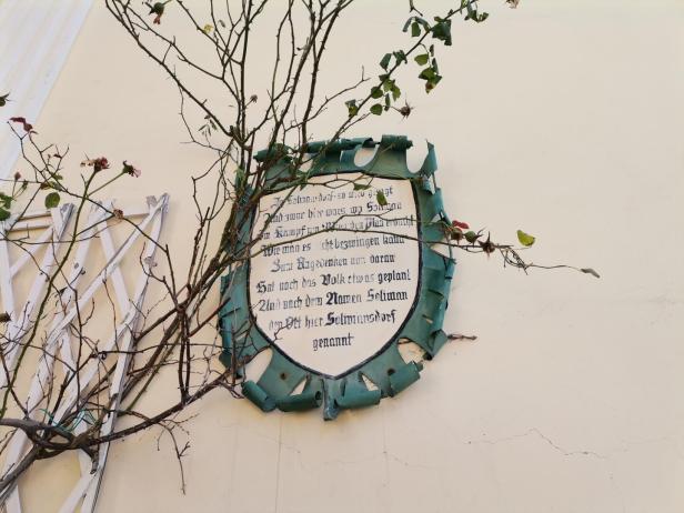 Inschrift neben der Sebastian-Kapelle. 
