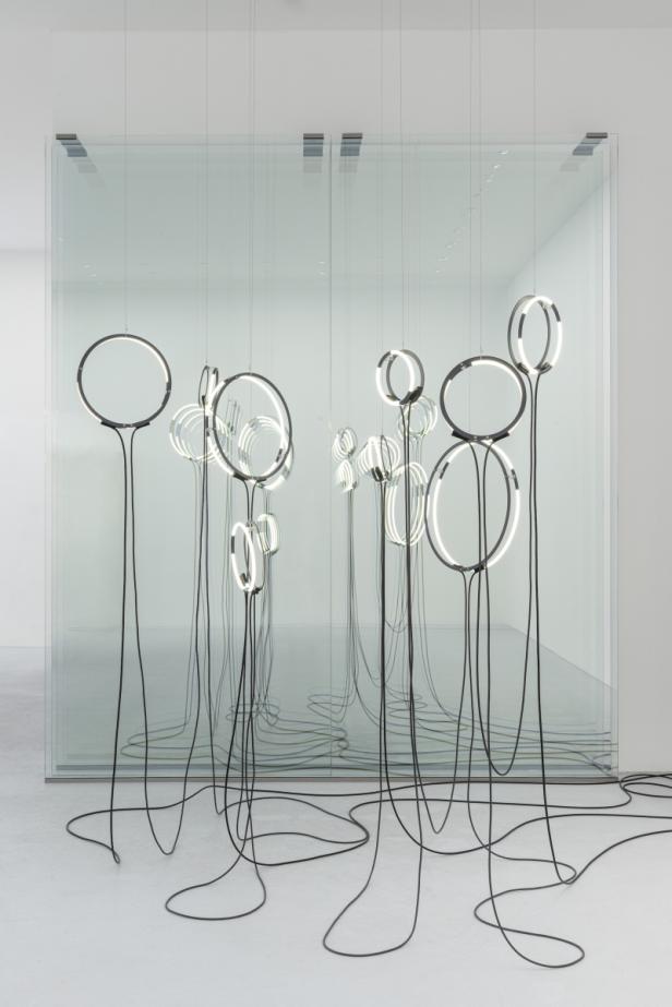 Brigitte Kowanz, Relations, 2021
