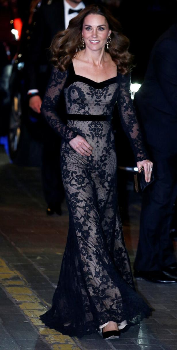 Prinz William, Herzog von Cambridge, und Catherine, Herzogin von Cambridge, kommen zur Royal Variety Performance in London.