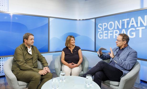 Cafetier Wolfgang Binder, Mikrobiologin Brigitte Gasser sowie der Genetiker und Moderator Markus Hengstschläger in der Sendung „Spontan gefragt“.