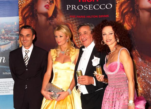 Area General Manager Hilton Austria  Norbert B. Lessing mit Paris Hilton, Richard & Mausi Lugner