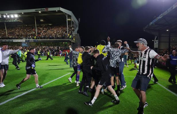 Carabao Cup - Second Round - Grimsby Town v Manchester United Noch jubelt Grimsby